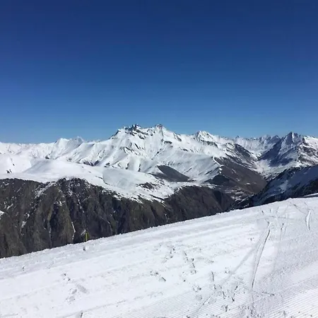 Alpehytte In With Panoramic Views Les Deux Alpes