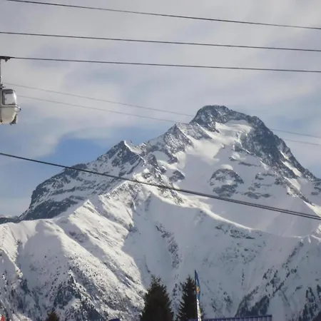 Alpehytte In With Panoramic Views Les Deux Alpes
