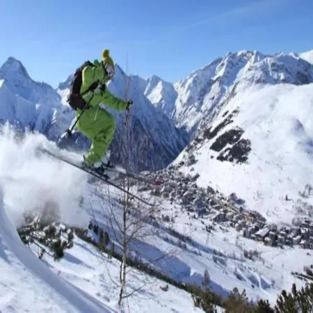 In With Panoramic Views Alpehytte Les Deux Alpes