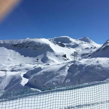 In With Panoramic Views Alpehytte